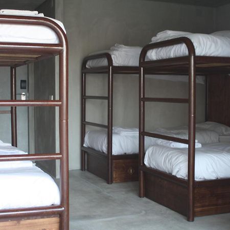 N1 Hostel Apartments And Suites Santarém Habitación foto