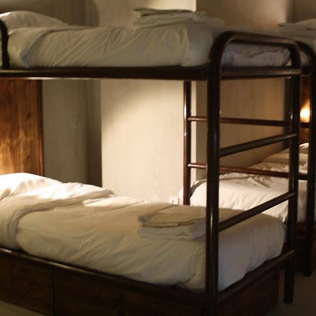 N1 Hostel Apartments And Suites Santarém Habitación foto