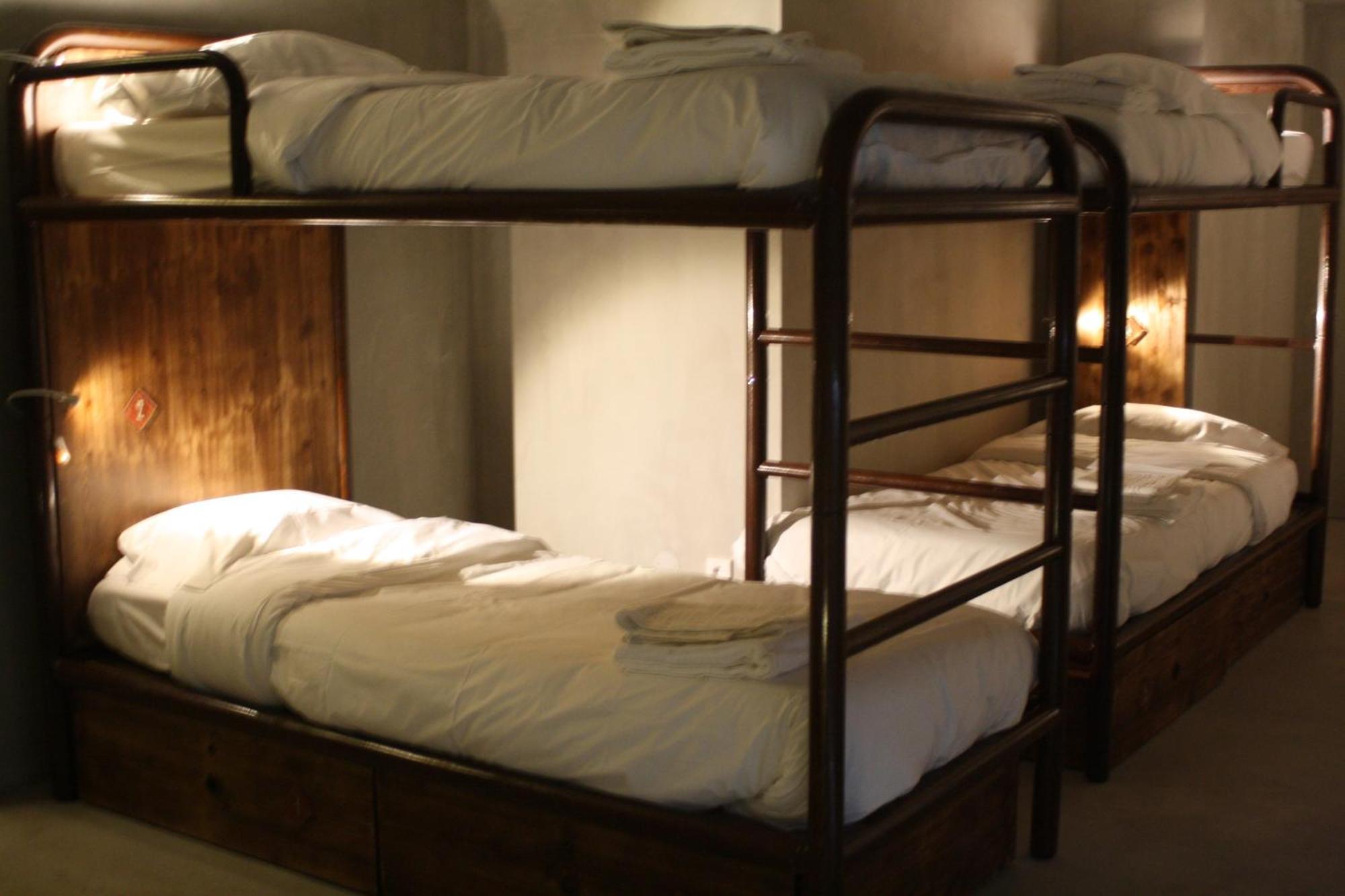 N1 Hostel Apartments And Suites Santarém Habitación foto